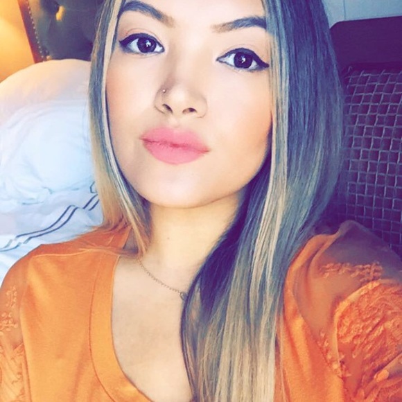 Meet your Posher, Vanessa - Picture 2 of 2